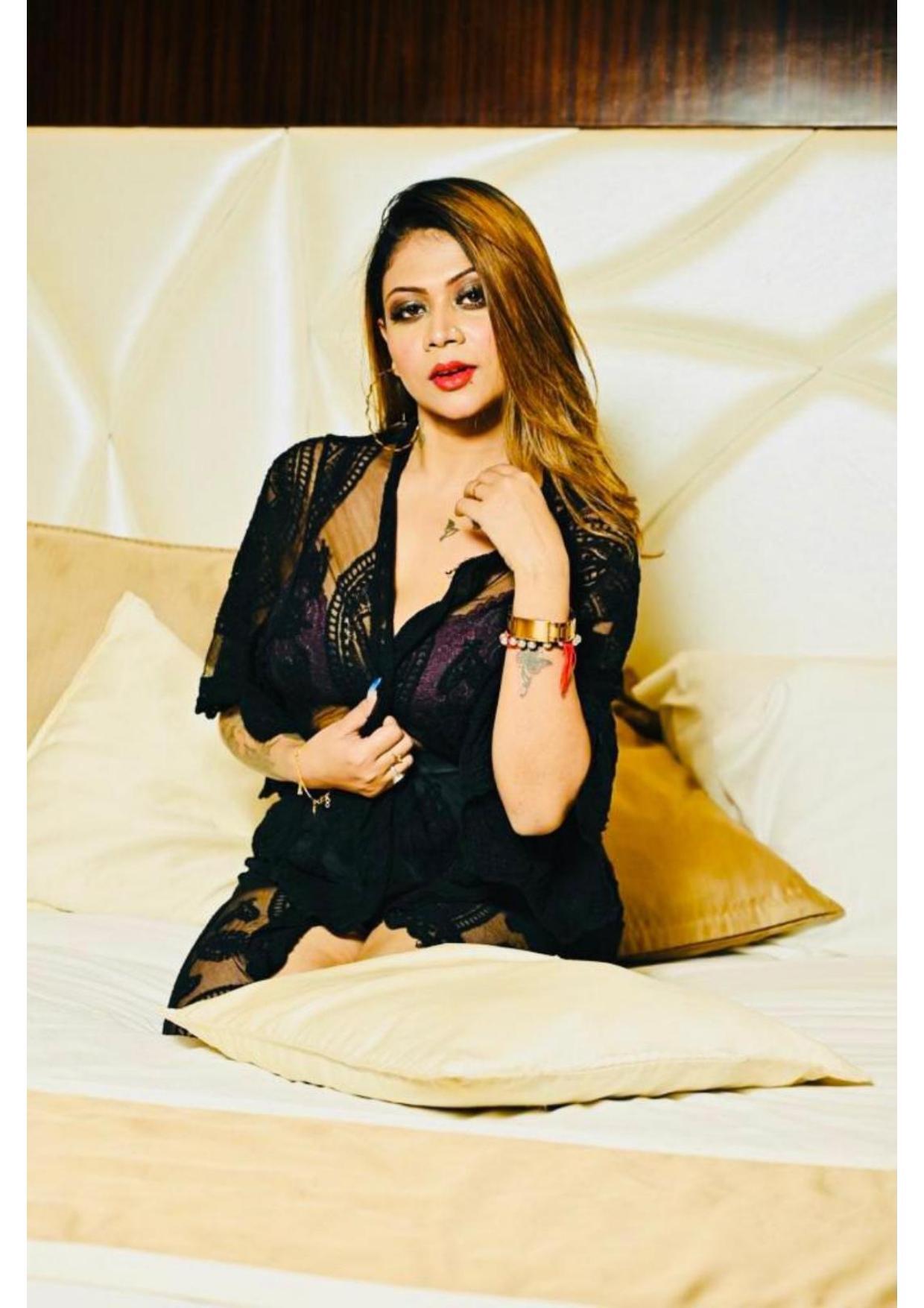  call girls Udyog Vihar